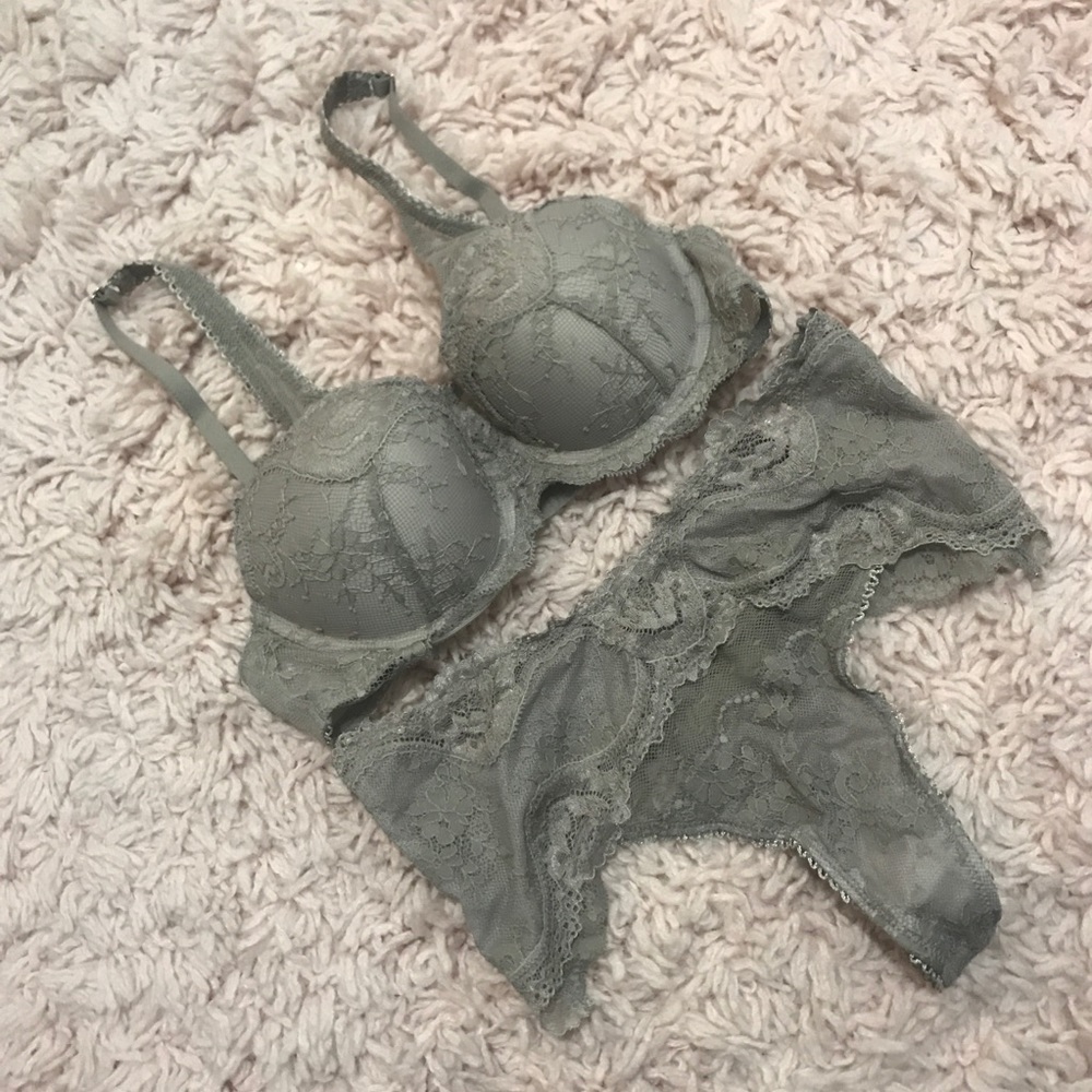 NEW! VS Lace Scoop Neck Demi Thong Set!